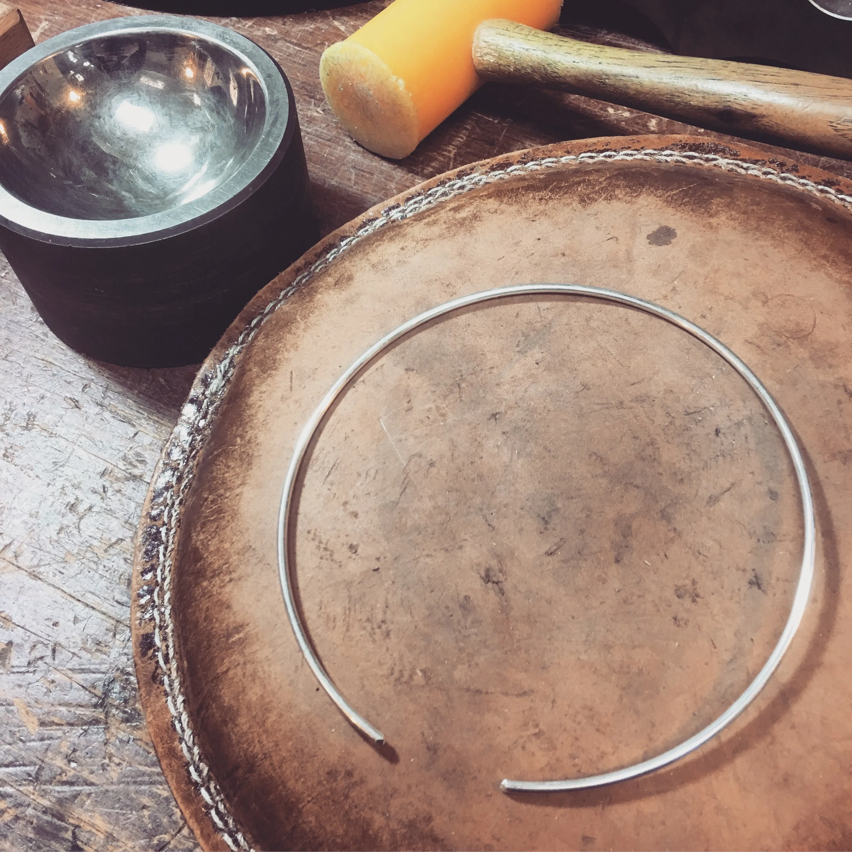 Collar Necklace - Round Metal