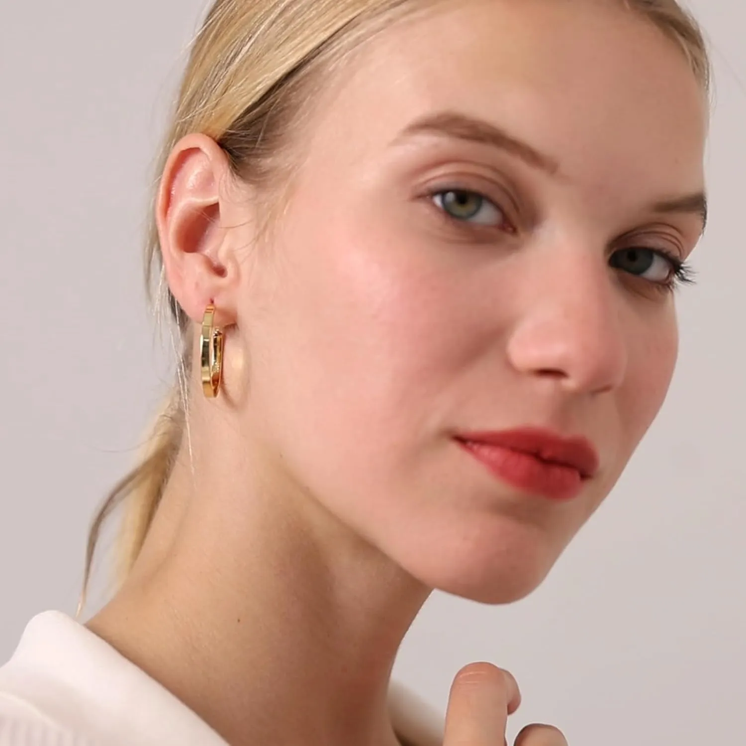 LOUMILEO Sterling Silver Hoop Earrings Large Silver Hoop Earrings for Women Lightweight Big Hoops Earring Hypoallergenic Thin Hoops Earring for Women 30/40/50/60/65/70MM