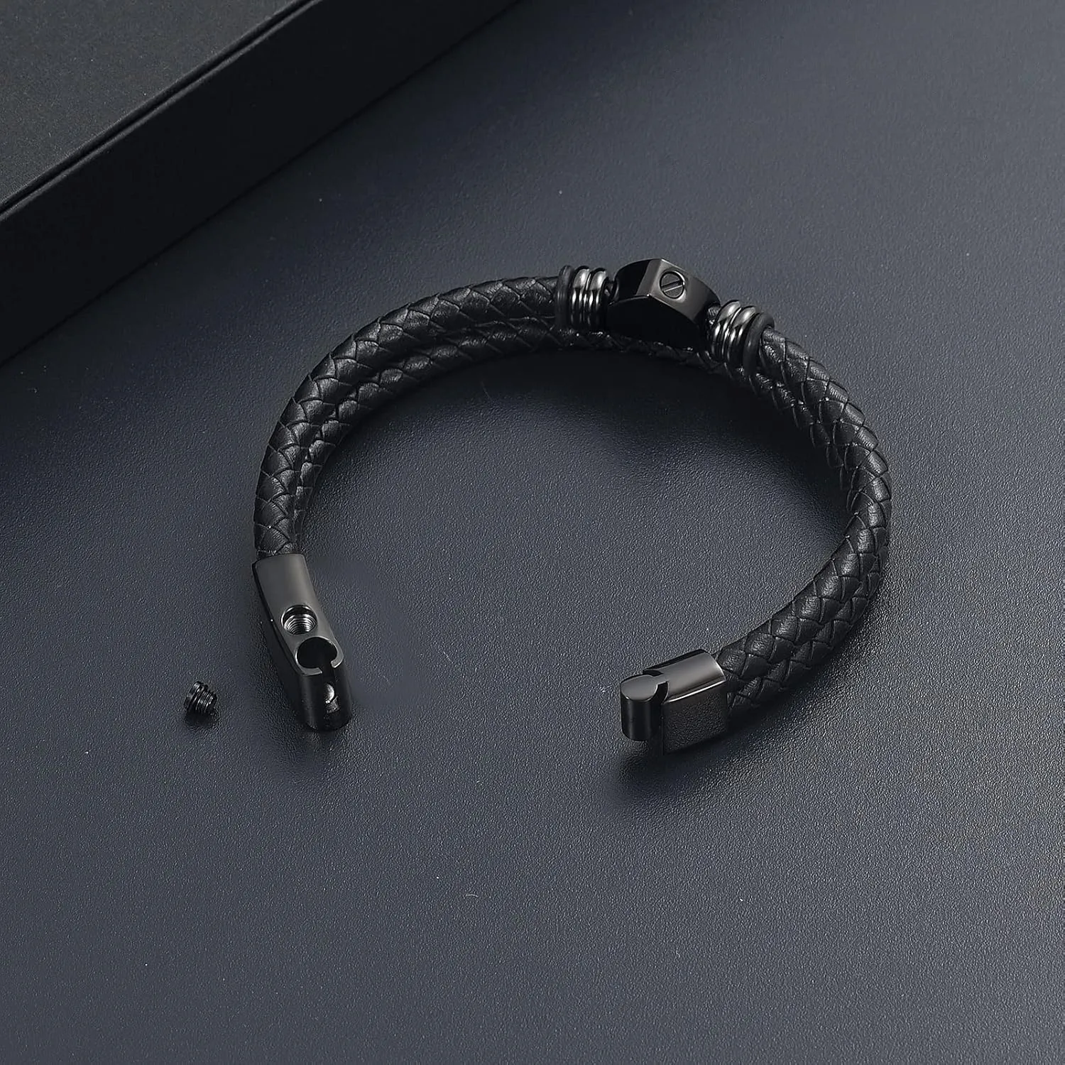 Oinsi Heart Urn Bracelet for Ashes, Cremation Jewelry Leather Bracelets for Men Women, Memorial Jewelry With Filling Kits