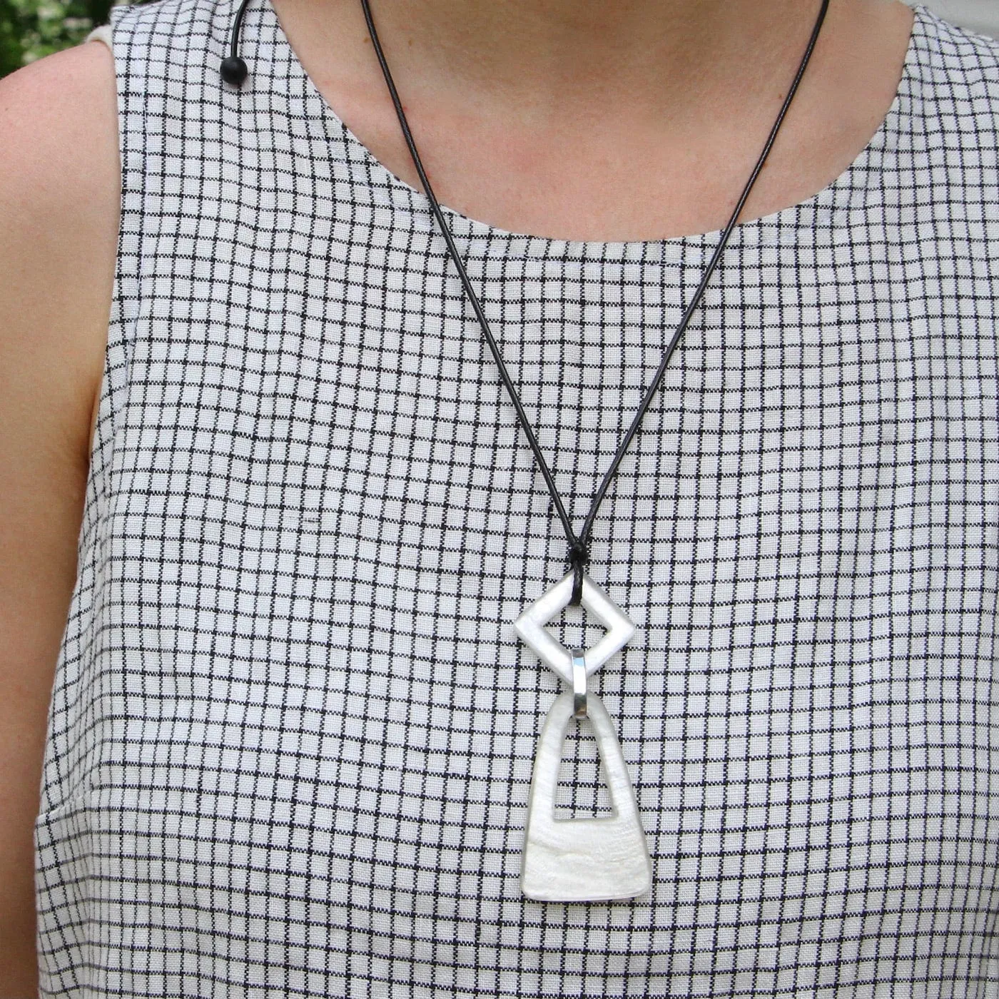 White Sliding Statement Resin Necklace